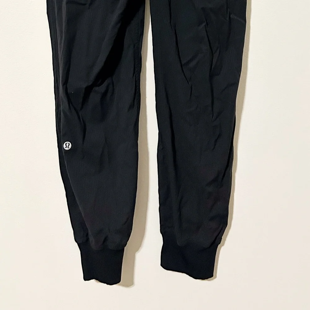 Lululemon Dance Studio Mid-Rise Pull On Jogger in Black size 4